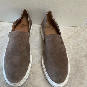 Aquatalia suede loafer size 8